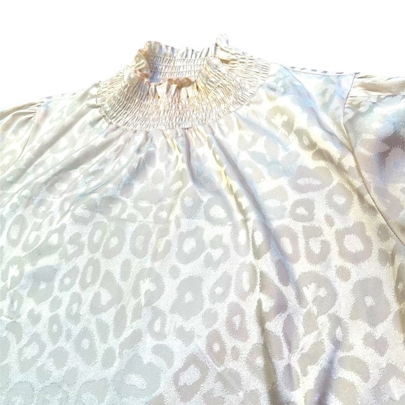 SHEIN Top - Picture 2 of 2